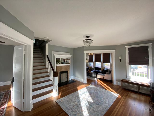 133 N PINELLAS AVENUE, Tarpon Springs, FL 34689