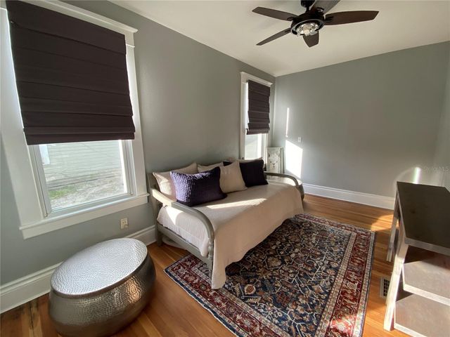 133 N PINELLAS AVENUE, Tarpon Springs, FL 34689