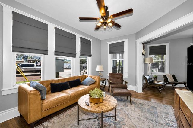 133 N PINELLAS AVENUE, Tarpon Springs, FL 34689