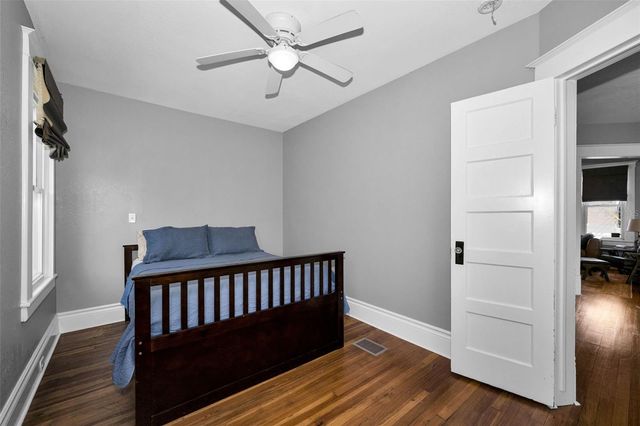 133 N PINELLAS AVENUE, Tarpon Springs, FL 34689