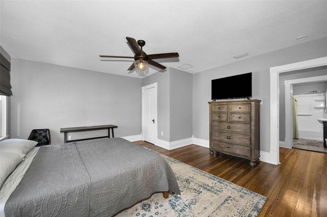 133 N PINELLAS AVENUE, Tarpon Springs, FL 34689