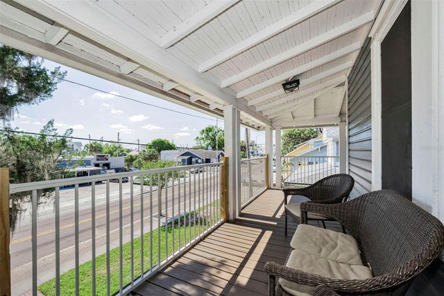 133 N PINELLAS AVENUE, Tarpon Springs, FL 34689