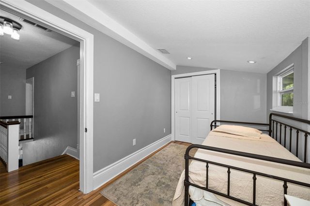 133 N PINELLAS AVENUE, Tarpon Springs, FL 34689
