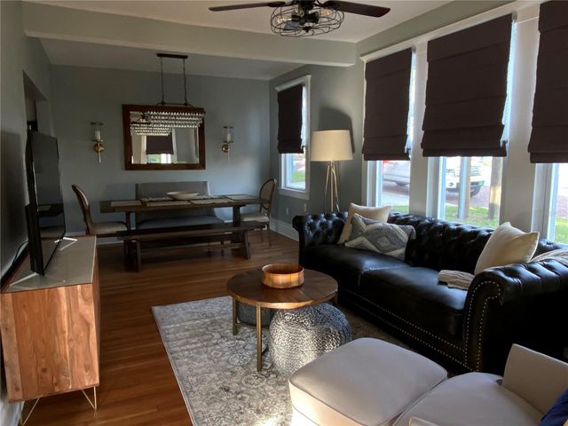 133 N PINELLAS AVENUE, Tarpon Springs, FL 34689