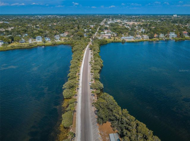 133 N PINELLAS AVENUE, Tarpon Springs, FL 34689