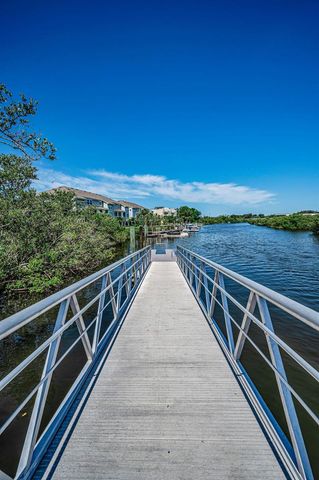 133 N PINELLAS AVENUE, Tarpon Springs, FL 34689