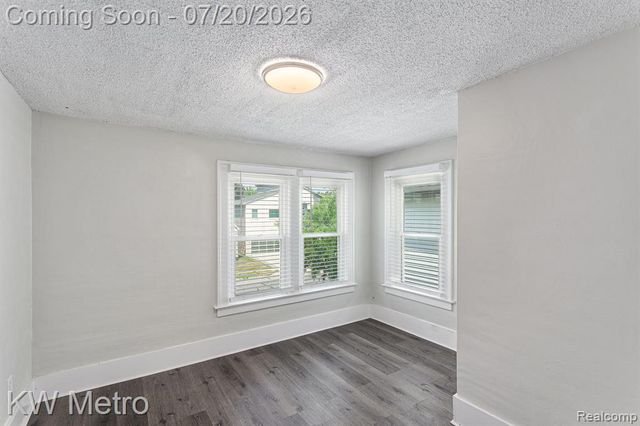 202 N Washington Avenue, Royal Oak, MI 48067