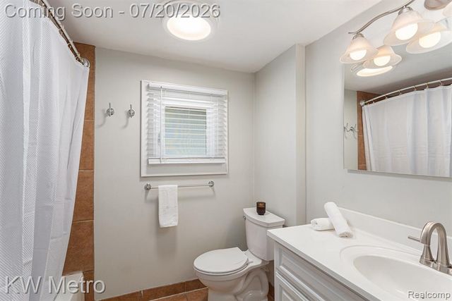 202 N Washington Avenue, Royal Oak, MI 48067