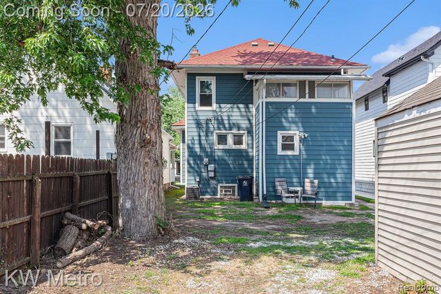 202 N Washington Avenue, Royal Oak, MI 48067
