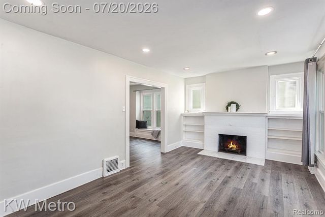 202 N Washington Avenue, Royal Oak, MI 48067