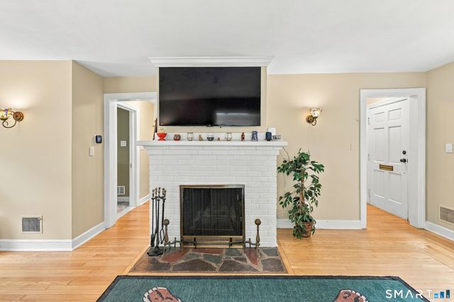 85 Ford Street, Hamden, CT 06517