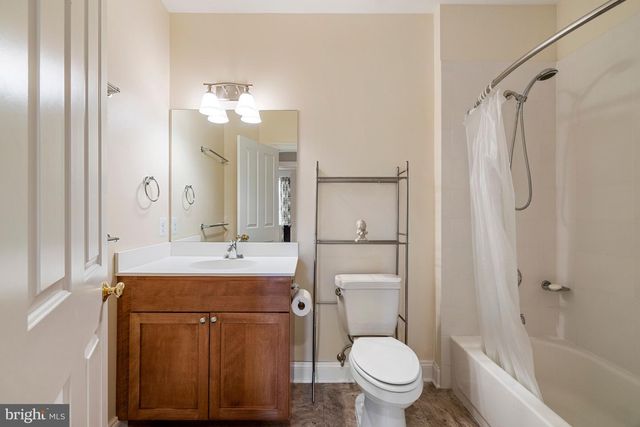 20147 WOODTRAIL RD, Round Hill, VA 20141