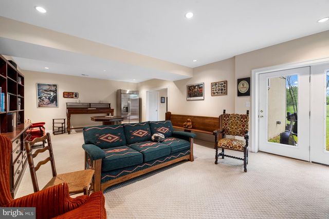 20147 WOODTRAIL RD, Round Hill, VA 20141