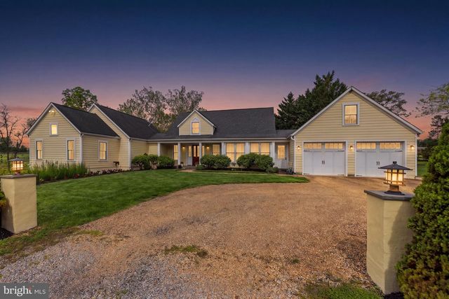 20147 WOODTRAIL RD, Round Hill, VA 20141