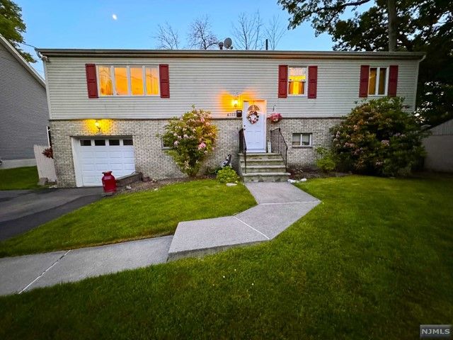 322 Nottingham Road, Ramsey, NJ 07446