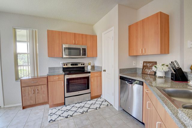 310 Belmont Place 310, Boynton Beach, FL 33436