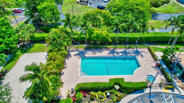310 Belmont Place 310, Boynton Beach, FL 33436