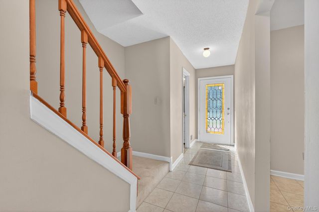 50 Jonathan Drive, Mahopac, NY 10541