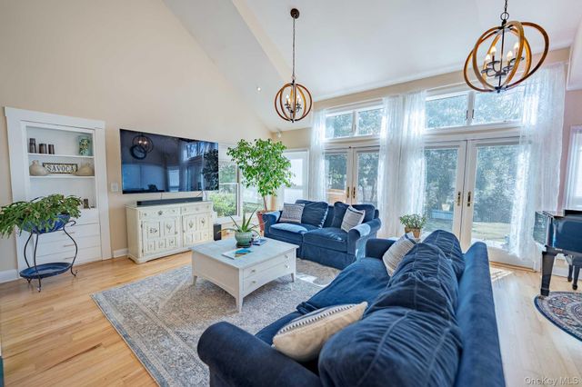 5 Ocean Avenue, Northport, NY 11768