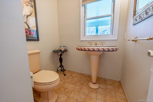 5 Ocean Avenue, Northport, NY 11768