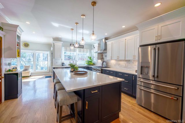 5 Ocean Avenue, Northport, NY 11768