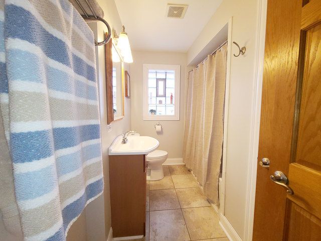 5831 W 109th Street, Chicago Ridge, IL 60415