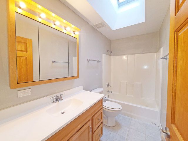 5831 W 109th Street, Chicago Ridge, IL 60415