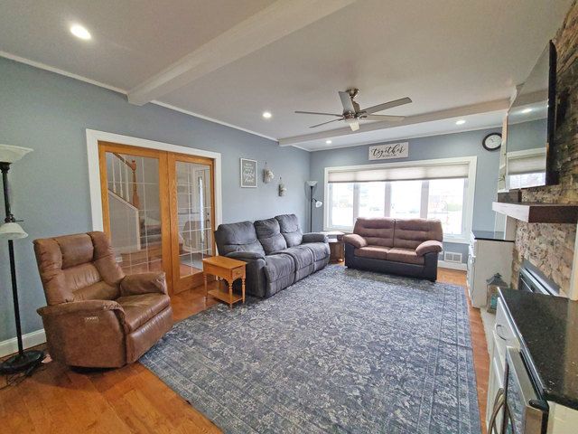 5831 W 109th Street, Chicago Ridge, IL 60415