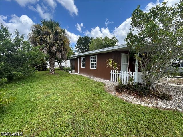 171 Grassy Key LN, Naples, FL 34114