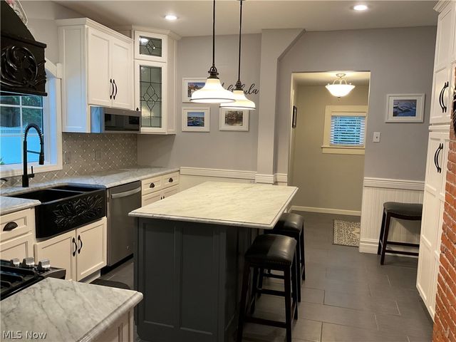 1926 Walnut Boulevard, Ashtabula, OH 44004