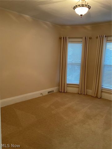1926 Walnut Boulevard, Ashtabula, OH 44004