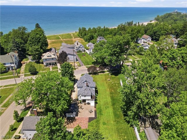 1926 Walnut Boulevard, Ashtabula, OH 44004