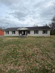 141 Quita Cir Apt B, Lebanon, TN 37087
