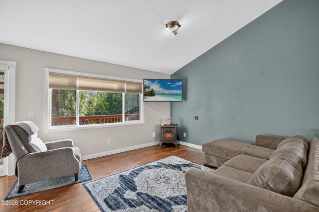 6510 E 16th Avenue, Anchorage, AK 99504
