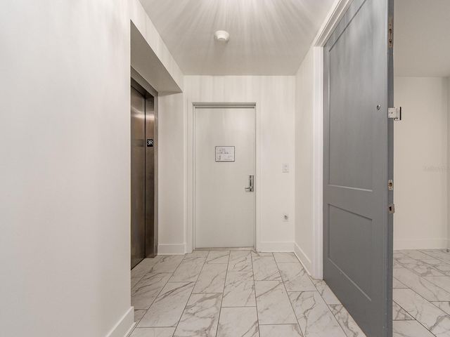 15 AVALON STREET 303, Clearwater Beach, FL 33767