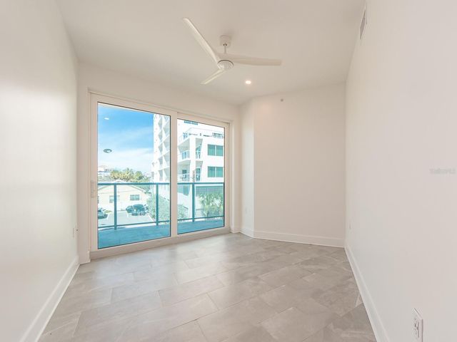 15 AVALON STREET 303, Clearwater Beach, FL 33767