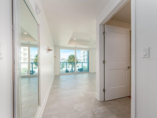 15 AVALON STREET 303, Clearwater Beach, FL 33767