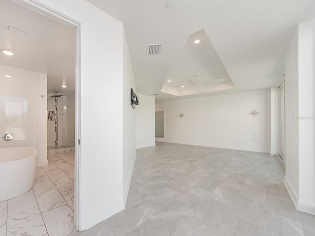 15 AVALON STREET 303, Clearwater Beach, FL 33767