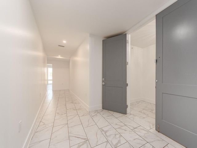 15 AVALON STREET 303, Clearwater Beach, FL 33767