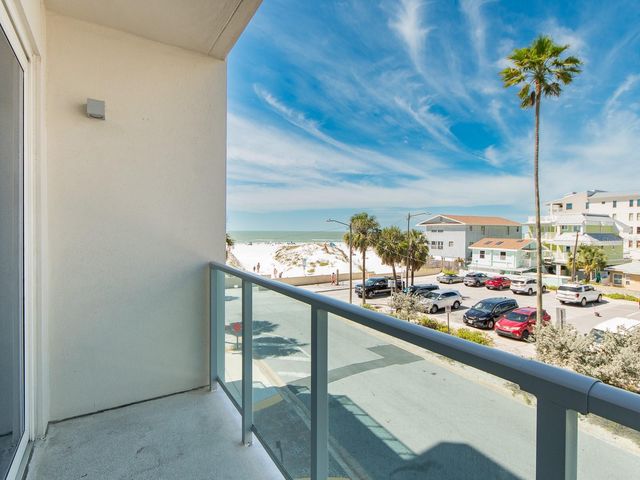 15 AVALON STREET 303, Clearwater Beach, FL 33767