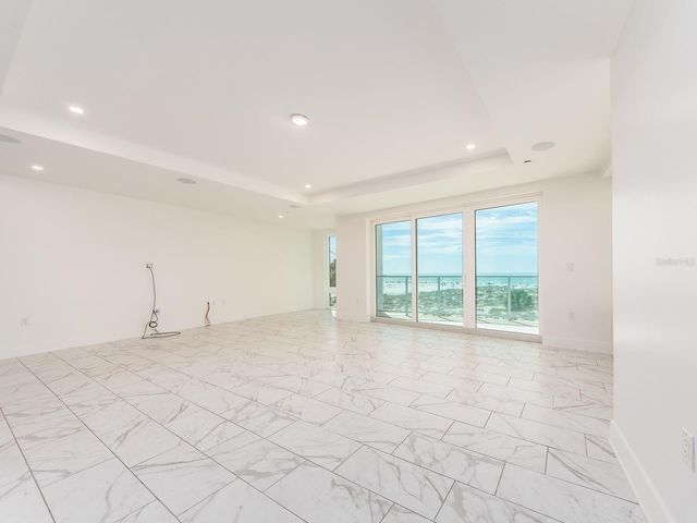 15 AVALON STREET 303, Clearwater Beach, FL 33767