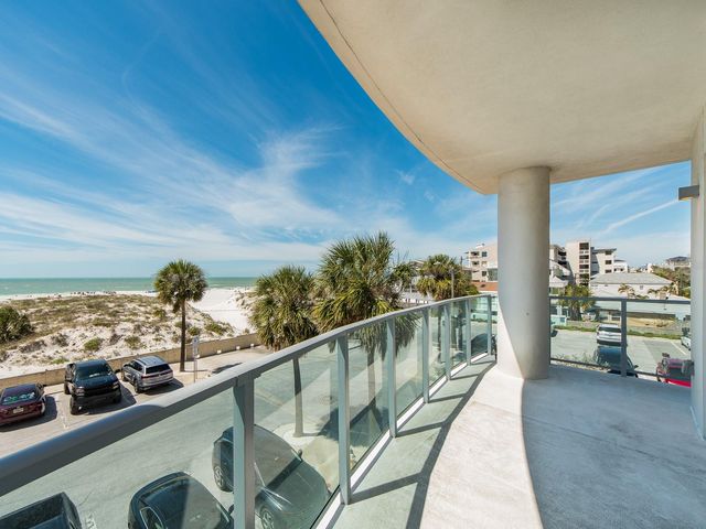 15 AVALON STREET 303, Clearwater Beach, FL 33767