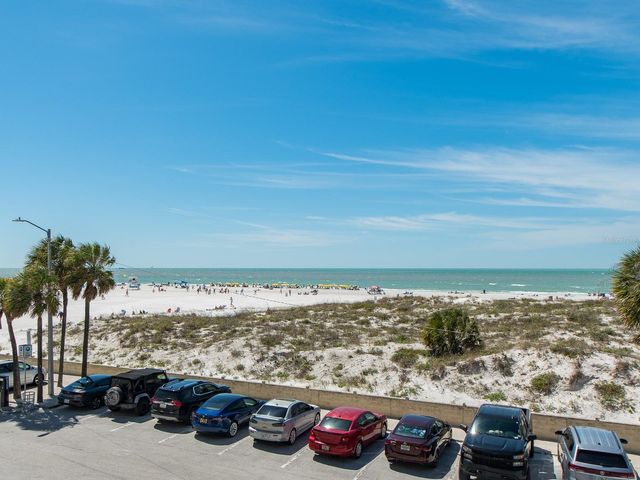 15 AVALON STREET 303, Clearwater Beach, FL 33767