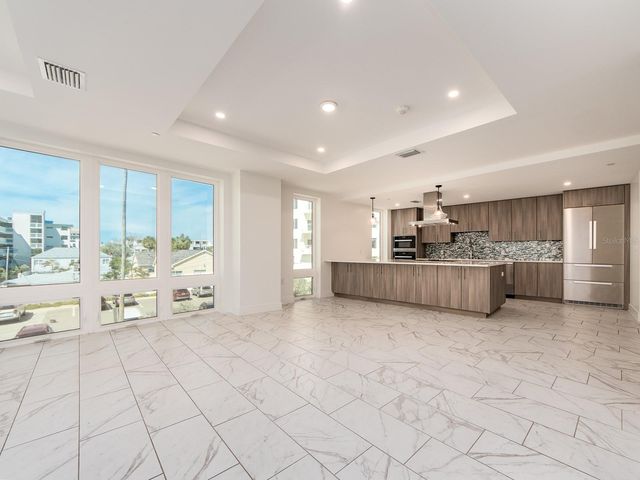 15 AVALON STREET 303, Clearwater Beach, FL 33767