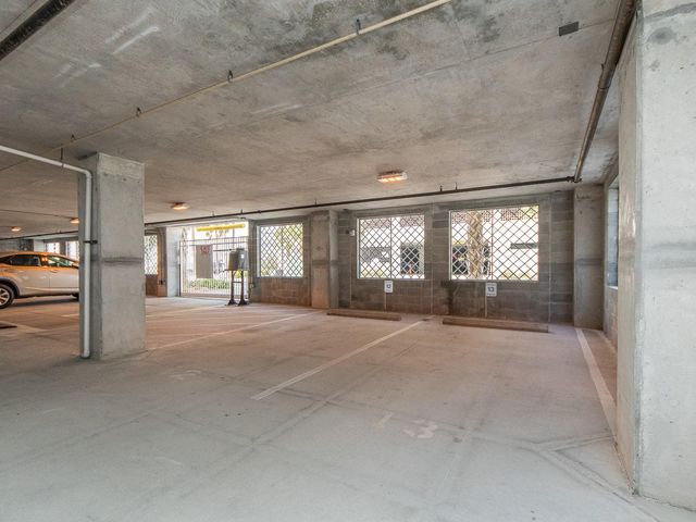 15 AVALON STREET 303, Clearwater Beach, FL 33767