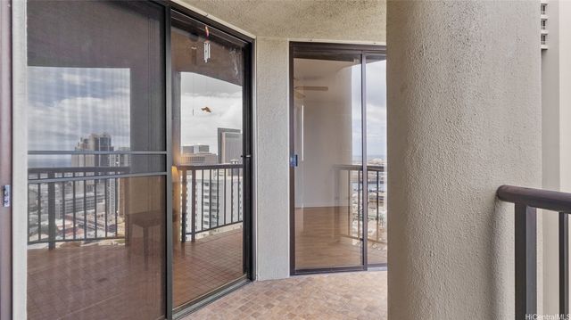 60 N Beretania Street 2810, Honolulu, HI 96817