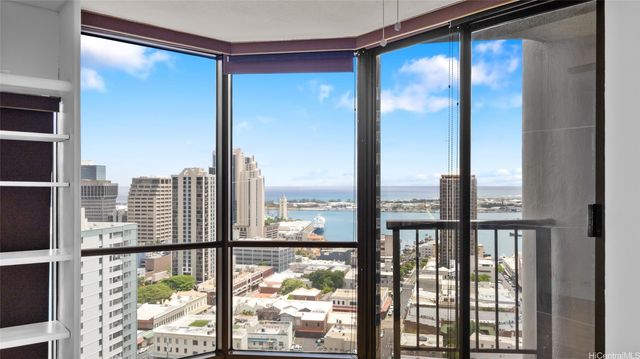 60 N Beretania Street 2810, Honolulu, HI 96817