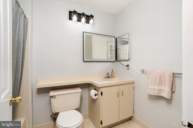 46 LEHAVRE CT, Hamilton, NJ 08619