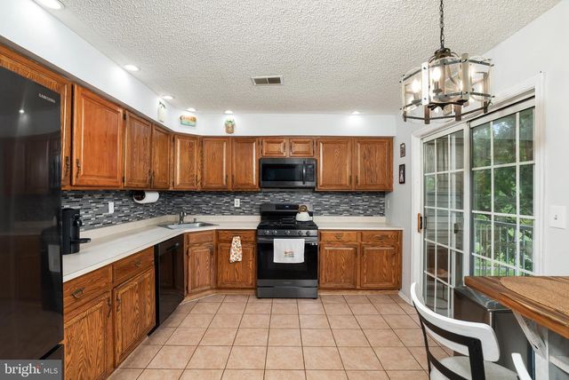 46 LEHAVRE CT, Hamilton, NJ 08619