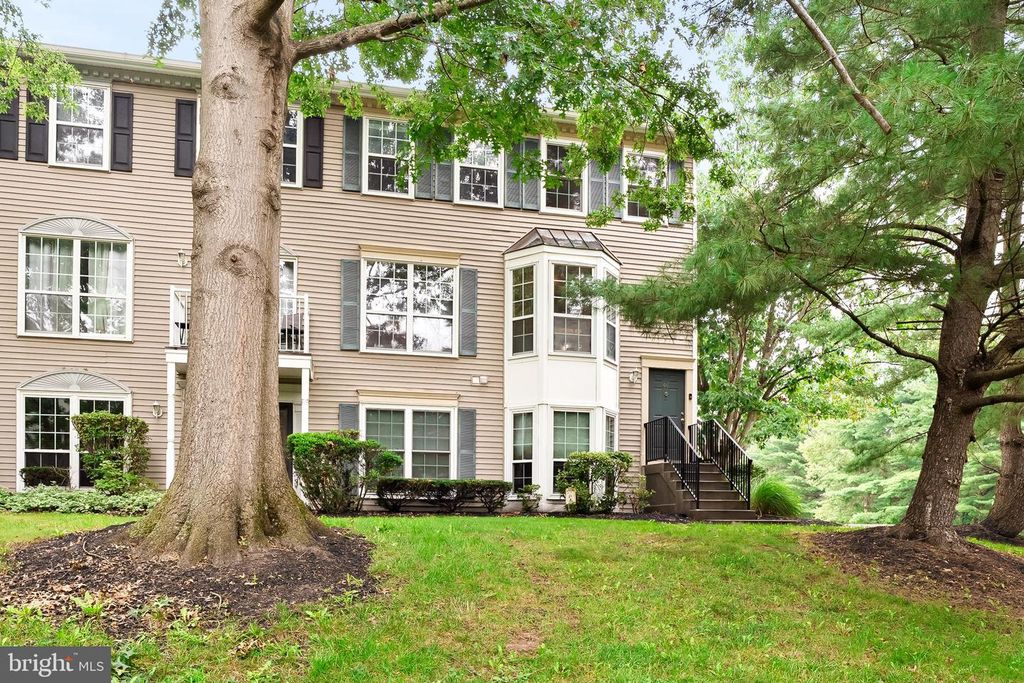 46 LEHAVRE CT, Hamilton, NJ 08619